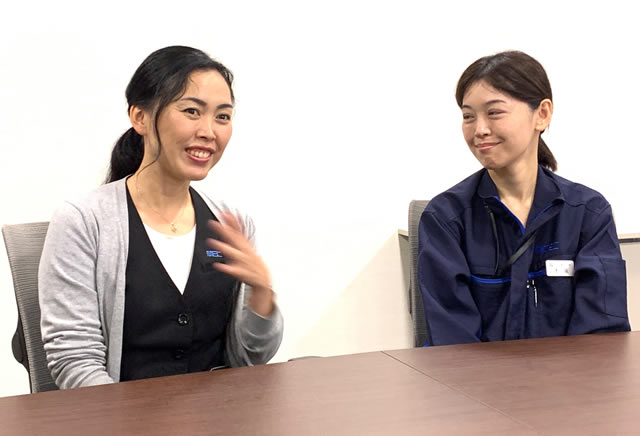 育休からの復職は社内では普通のことになっていると語る道田幸子さん(左)と逢坂育代さん